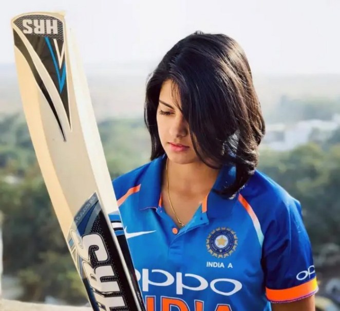Priya Punia Hot Women Playing Cricket