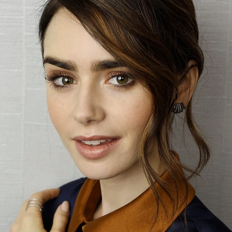 Lily Collins and her eyes
