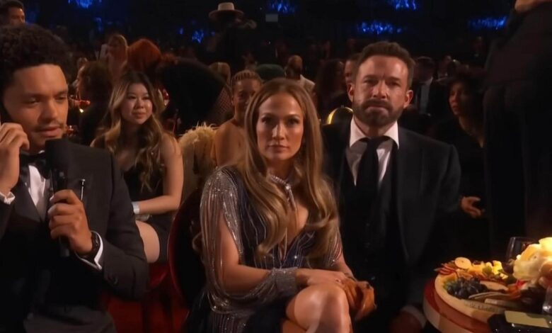The first photos of Jennifer Lopez and Ben Affleck after their appearance at the Grammy Awards. They are looking for a house in Los Angeles.
