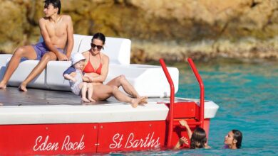 Pippa Middleton shows off her figure while sunbathing with husband James Matthews on the beach in St. Barts. Sister Kate Middleton vacations with family