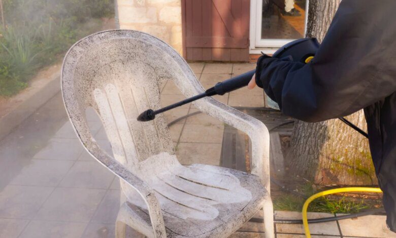 Как правильно мыть белые садовые стулья.  Самые простые и эффективные трюки!