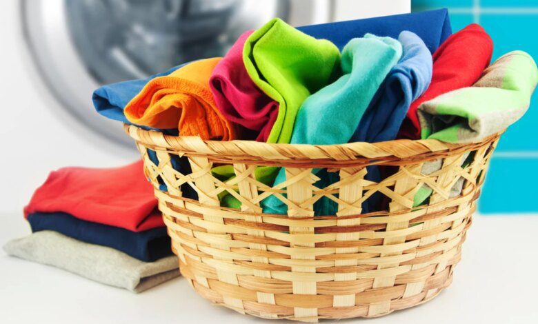 How to dry clothes faster indoors without a dryer. This way you keep them fresh!