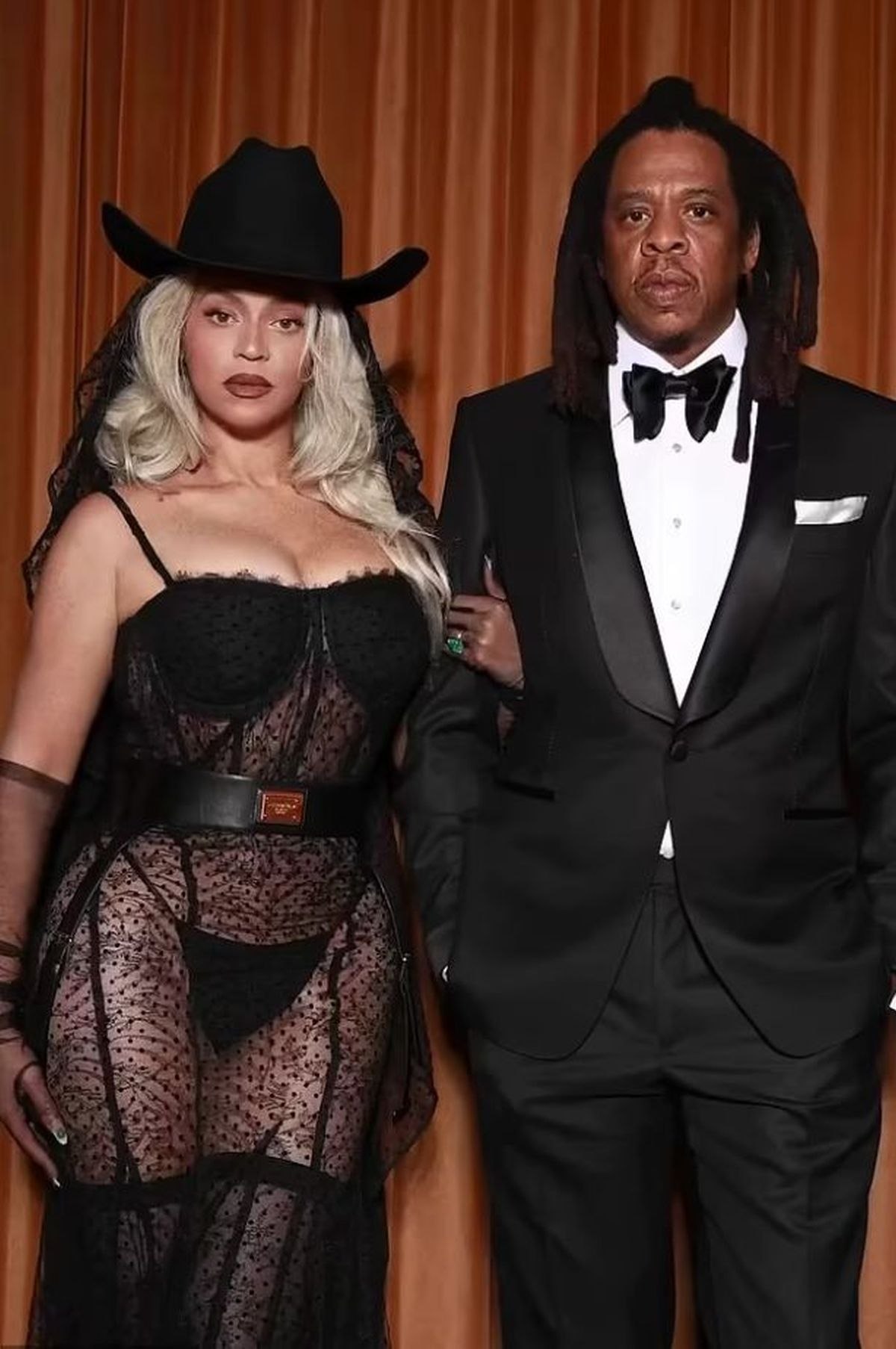  How the divas spent Valentine's Day. Beyonce dressed up in a sexy outfit and surprised her husband 
